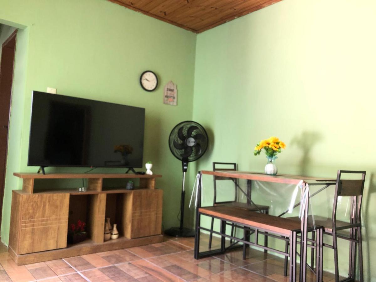 Casa De Ferias Bh *